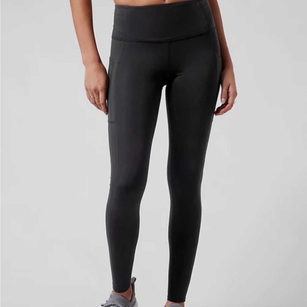 Athleta Ultimate Stash II Tight - Large